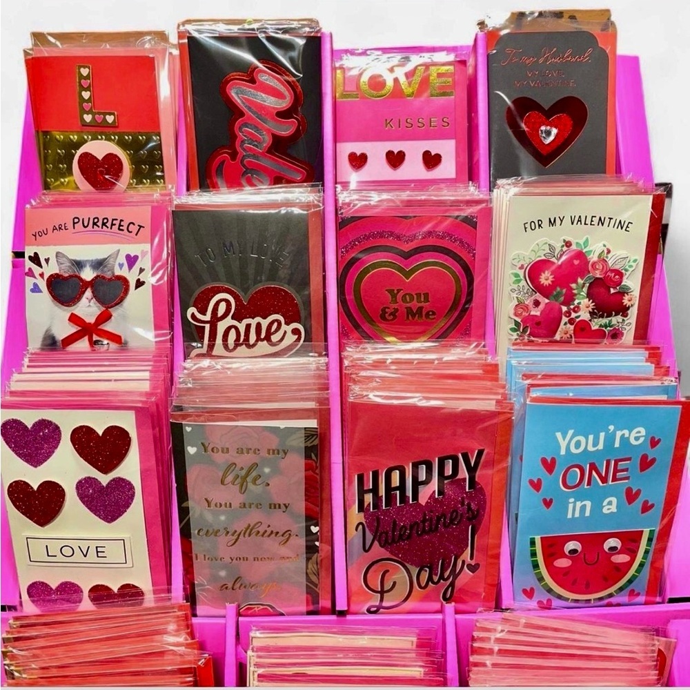 Lot of 50 Valentine’s Day cards NEW SEALED w/envelope and gold seal sticker! - Picture 2 of 6